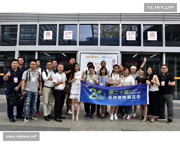 戴资颖台湾宠物展览亮相 与宠物猫亲密互动展现温馨一面